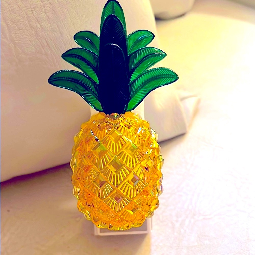 Pineapple Scent Control Light Up Wallflower Plug!